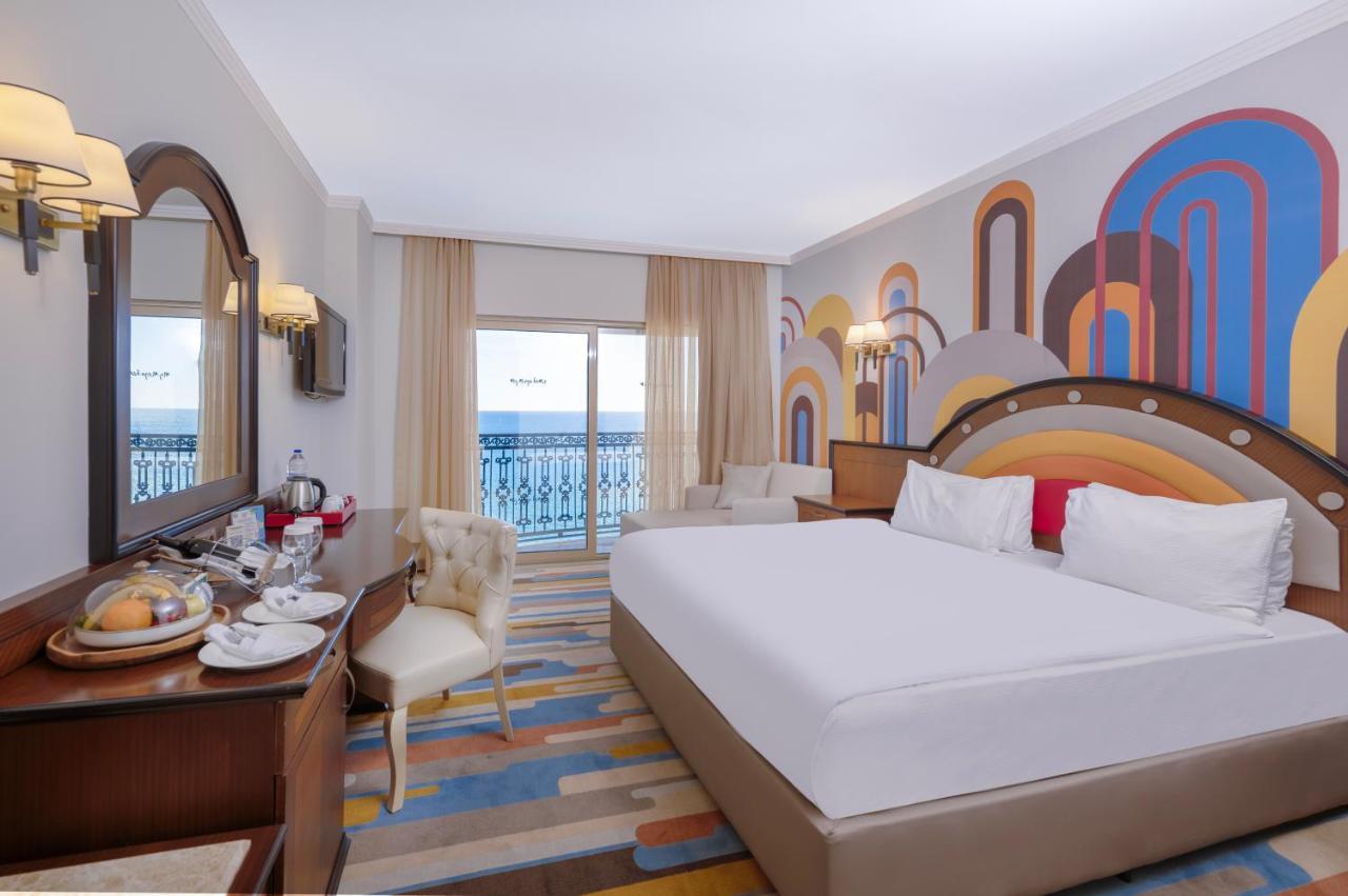 Megasaray Westbeach Antalya Kültér fotó A room at the Hilton Sharm El Sheikh